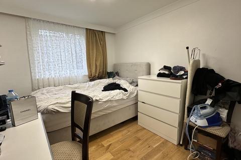 3 bedroom flat to rent, Altair Close, Tottenham, N17