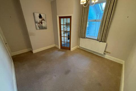 2 bedroom terraced house to rent, Hale View, Hale, Altrincham