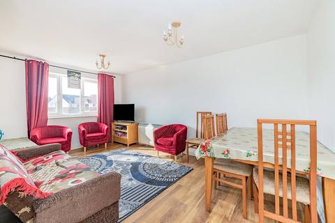 2 bedroom flat for sale, Himalayan Way, Hertfordshire WD18