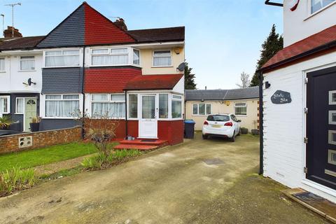 4 bedroom end of terrace house for sale, Lytton Avenue, Enfield