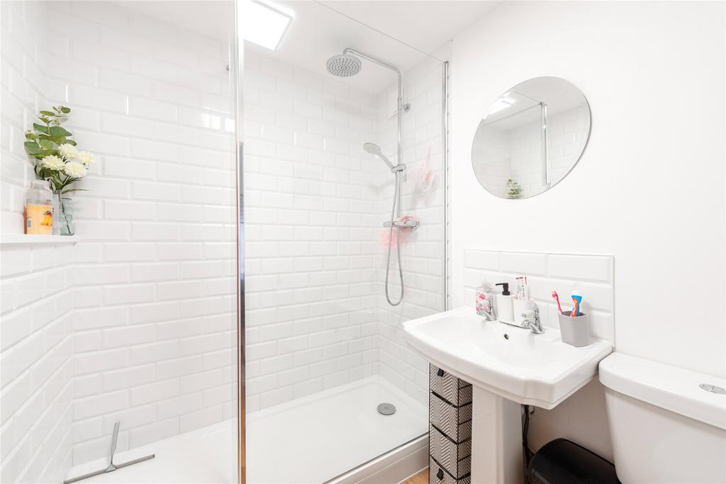 Annexe Shower Room