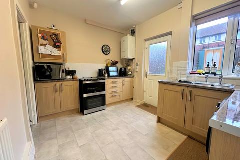 2 bedroom end of terrace house for sale, East Way, Bolton, BL1