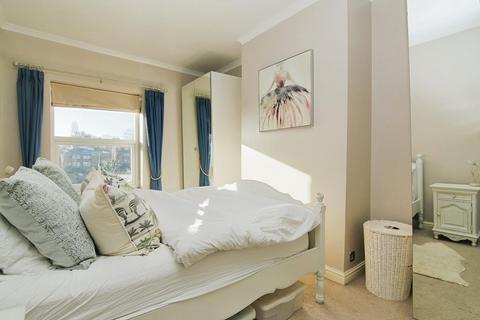 2 bedroom end of terrace house for sale, Valley Road ,Pudsey, LS28