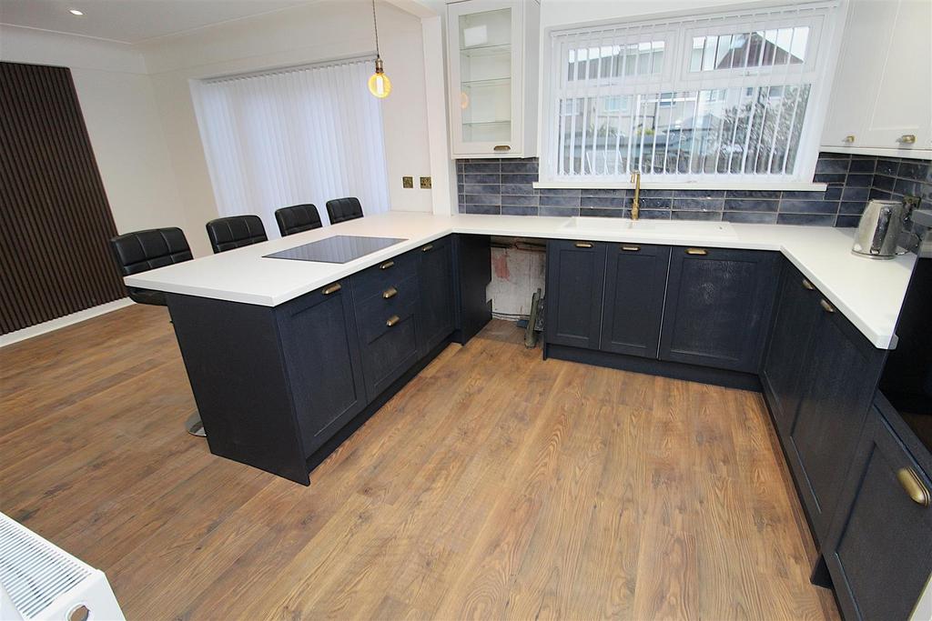 Kitchen4.JPG
