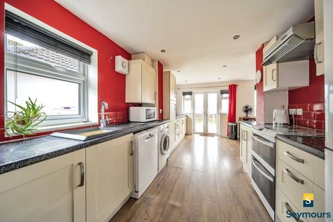 12 Envis Way, Fairlands, Guildford, GU3 3NH