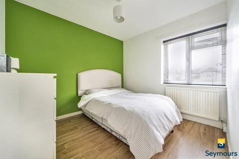 12 Envis Way, Fairlands, Guildford, GU3 3NH