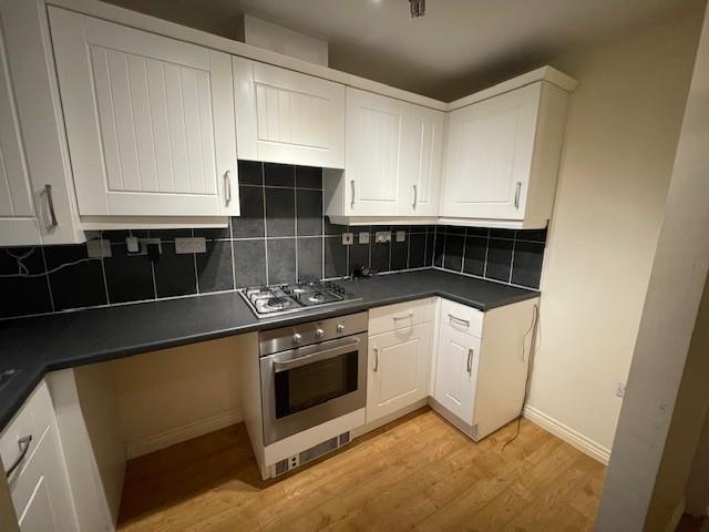 Kitchen 2.jpg