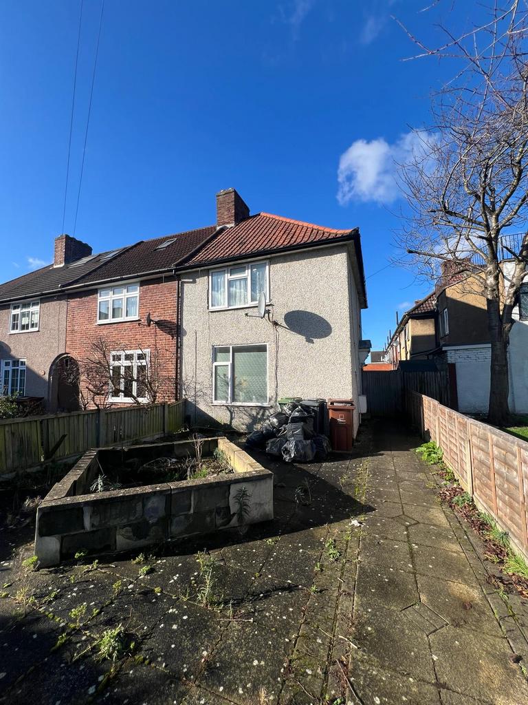 Lovely 2 Bedroom House For Sale