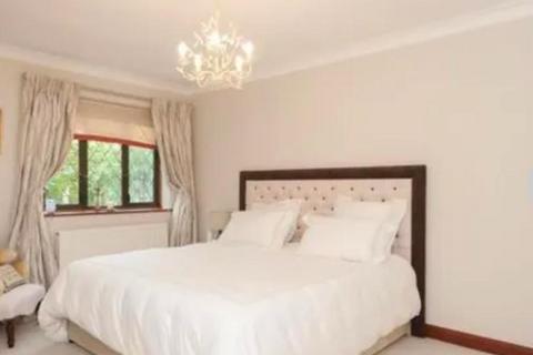 5 bedroom detached house to rent, Withdean Road, Brighton BN1