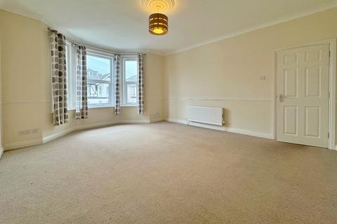 2 bedroom flat to rent, Alum Chine