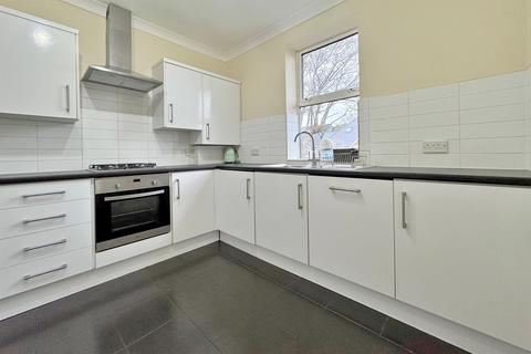 2 bedroom flat to rent, Alum Chine