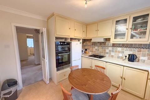 24 Aire Crescent, Cross Hills, Keighley, BD20 7RW
