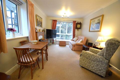 2 bedroom apartment for sale, Apartment 302 The Cedars, Abbey Foregate, Shrewsbury, SY2 6BY