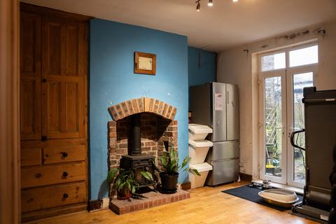 2 Berry Street, Greenfield, Oldham, OL3 7EF