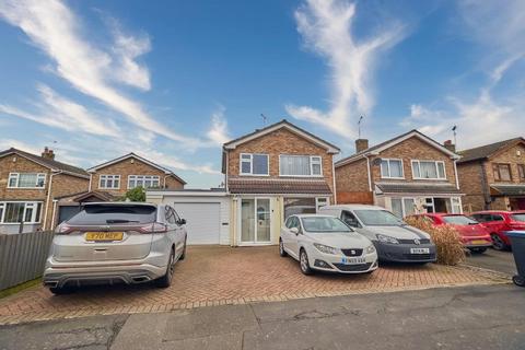 3 bedroom detached house for sale, Lochmore Drive, Hinckley