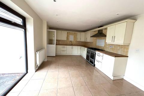 5 bedroom end of terrace house for sale, Leaside Avenue, Handscare, Rugeley