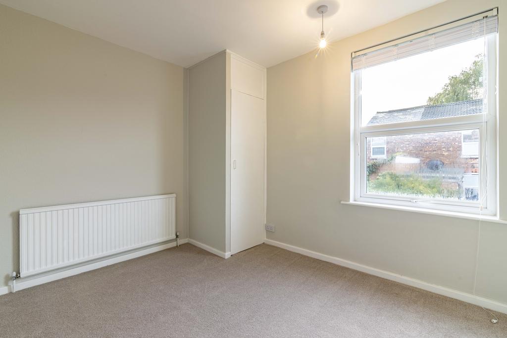 Bedroom 2 (2)