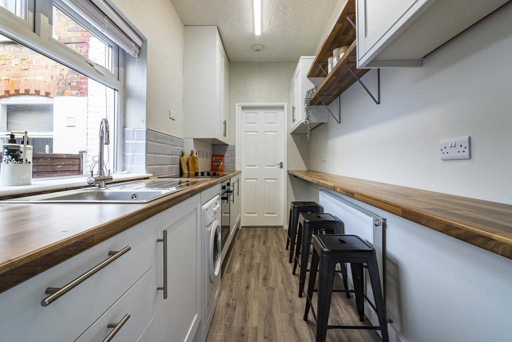 Kitchen (2)