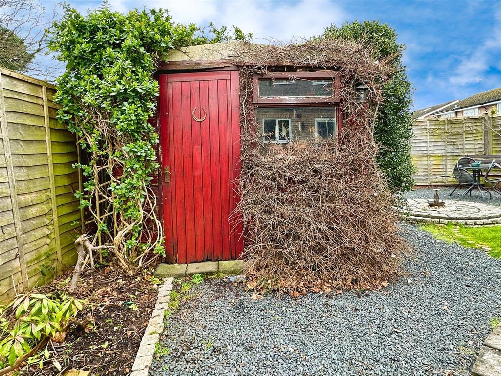 Garage in garden
