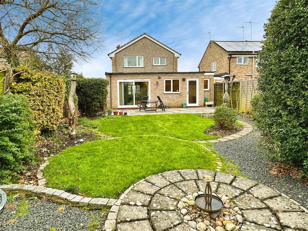 Garden to house