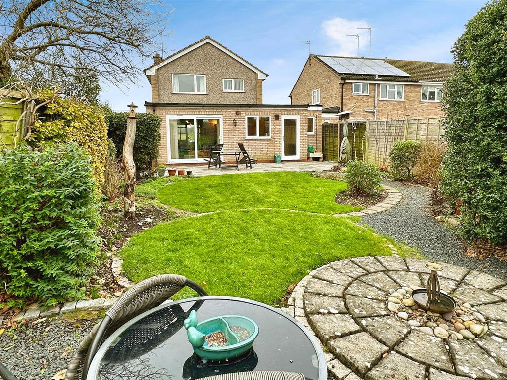 Garden to house