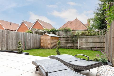 3 bedroom end of terrace house for sale, Sandcross Lane, Reigate