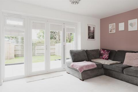 3 bedroom end of terrace house for sale, Sandcross Lane, Reigate