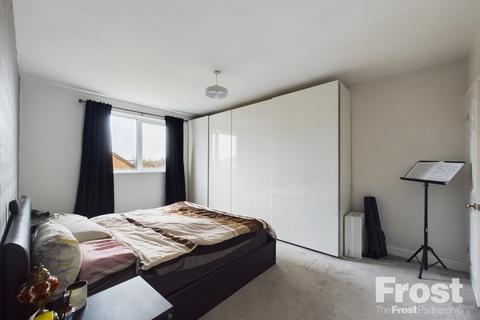 1 bedroom apartment for sale, Stanwell Road, Ashford, Surrey, TW15