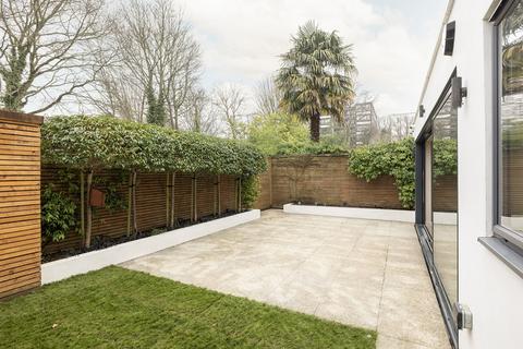 15 Highgate Close, London, N6 4SD