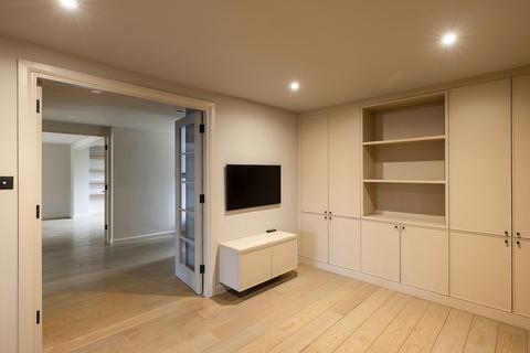 15 Highgate Close, London, N6 4SD