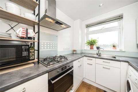 2 bedroom apartment for sale, Valley Road SW16