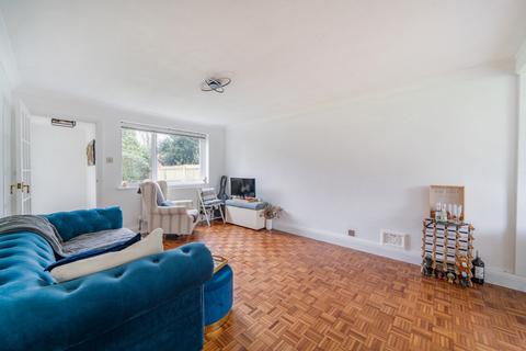 2 bedroom maisonette for sale, Ashley Park Road, Walton On Thames, Surrey, KT12