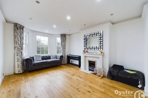 2 bedroom flat to rent, North Circular Road, Queensborough Court North Circular Road, N3