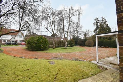 4 bedroom detached house for sale, Silverdale Avenue, Ashley Park, Walton-on-Thames, KT12