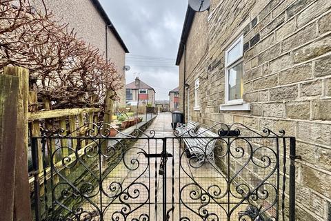 2 bedroom semi-detached house for sale, Warneford Rise, Cowlersley, Huddersfield, HD4 5TN