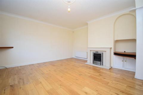 3 bedroom semi-detached house to rent, Highfield Drive, Wakefield WF2