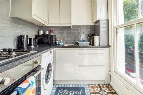 1 bedroom flat to rent, Lewisham Way, London SE14