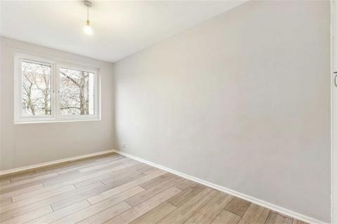 2 bedroom flat for sale, Gosset Street, London E2