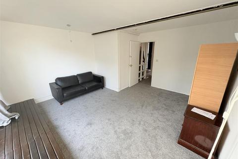 3 bedroom flat to rent, Rowley Way, St Johns Wood, London, NW8