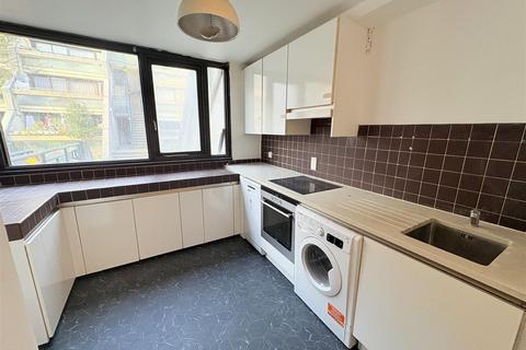 3 bedroom flat to rent, Rowley Way, St Johns Wood, London, NW8