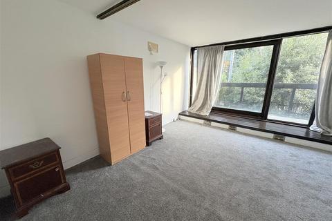 3 bedroom flat to rent, Rowley Way, St Johns Wood, London, NW8