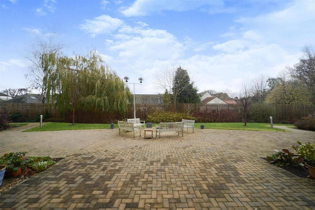 Hailes Green Courtyard.jpg