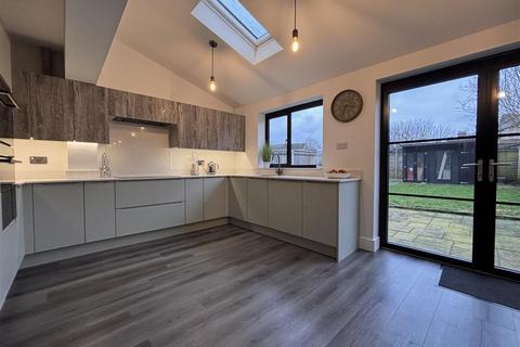 63 Clapgate Lane, Ipswich, IP3 0RB