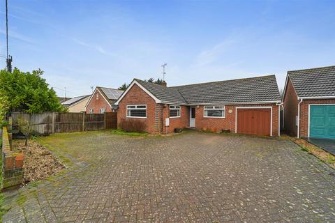 2 bedroom detached bungalow for sale, Harwich Road, Wix, Manningtree