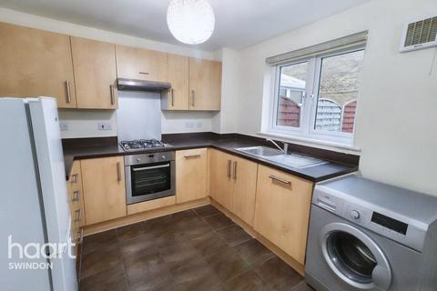 3 bedroom semi-detached house to rent, Holne Road, Swindon