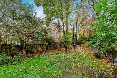 Flat C, 212 Dalston Lane, London, E8 1LA