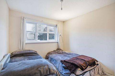 1 bedroom flat for sale, Lowry Crescent, Mitcham, CR4