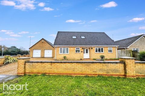 4 bedroom chalet for sale, King Street, Wimblington