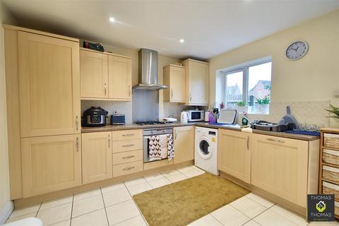 5 bedroom semi-detached house for sale, Thatcham Avenue, Kingsway