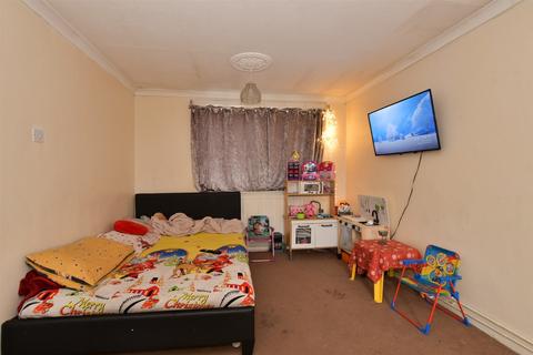 2 bedroom apartment for sale, Falstones, Basildon, Essex